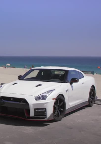 S08:E07 - Mercedes GT R vs. Nissan GT-R poster