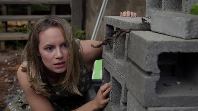 S02:E01 - The Mysterious Man