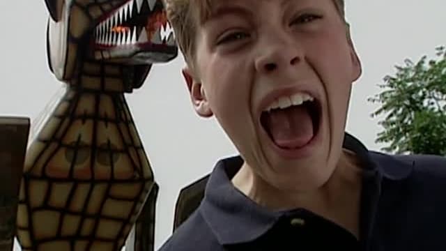 S02:E20 - Creepy Crawlers