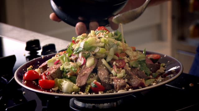 S01:E02 - Cooking Chilli and Spice