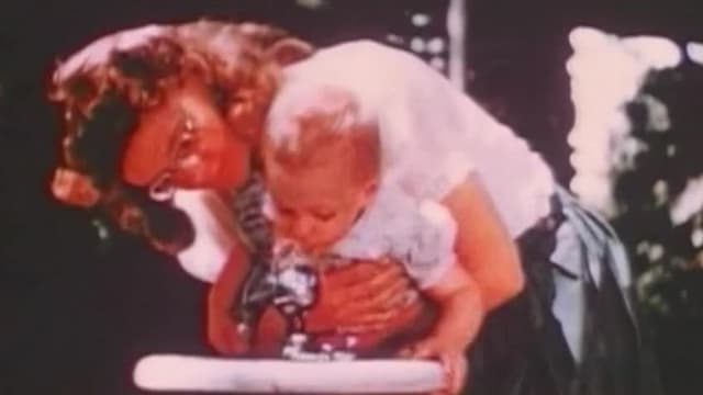 S01:E07 - Santa's Surprise / Adventures of Junior Raindrop / Little Brown Jug