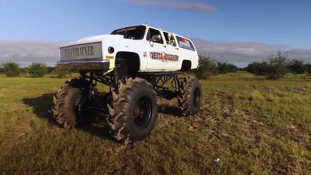 S03:E04 - Trucking Mayhem