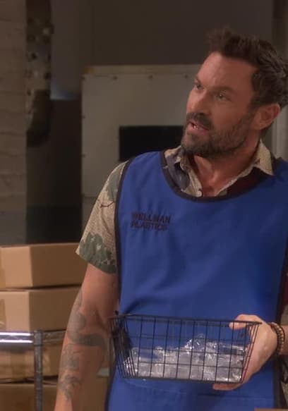 S04:E01 - Trucking Live in Front of a Fully Vaccinated Studio Audience poster