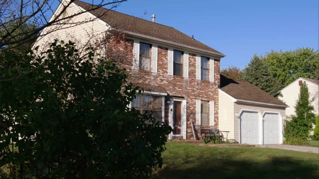 S01:E06 - She's a Brick House