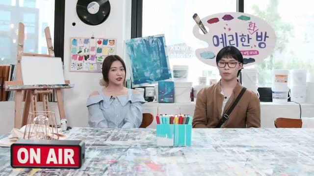 S01:E09 - Sharp Room