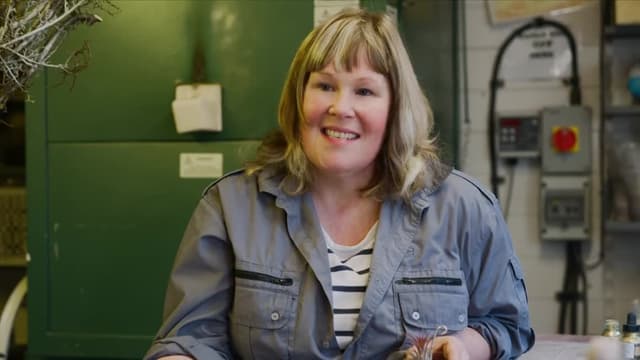 S01:E04 - Mystery of the Motorbike