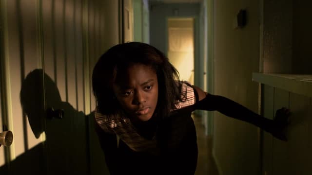 S01:E03 - Hiding in the Shadows