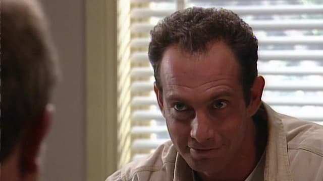 S01:E08 - Domino Effect