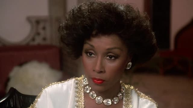 S05:E09 - Domestic Intrigue