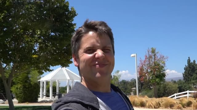 S01:E11 - Trick Shot H.O.R.S.E. vs. Jenna Bandy