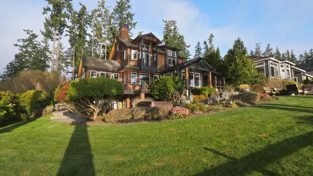 S05:E06 - Pacific Northwest Hideaway