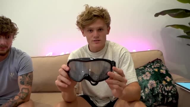 S09:E10 - I Proposed / Our New Dog