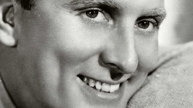 S01:E09 - Kirk Douglas