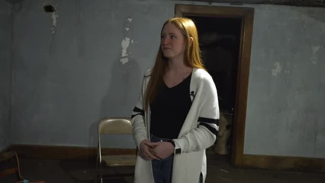 S01:E02 - In Every Dream Home a Haunting