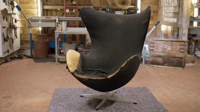 S06:E52 - Egg Chair, Lightning Machine and Alf's Cap