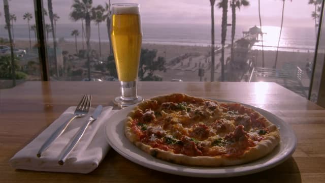 S03:E07 - Food With a View