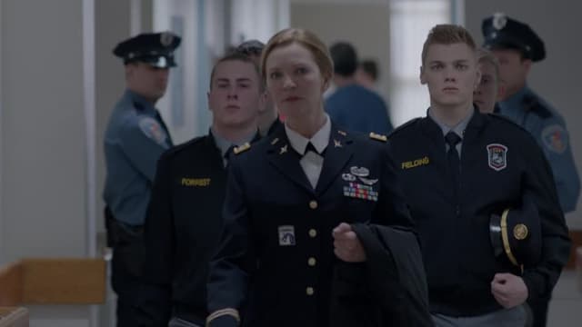 S04:E01 - Blood in the Water