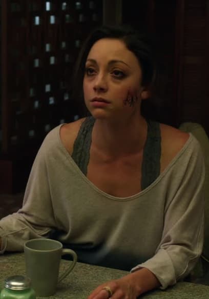 S02:E01 - We're Not in Kansas Anymore poster