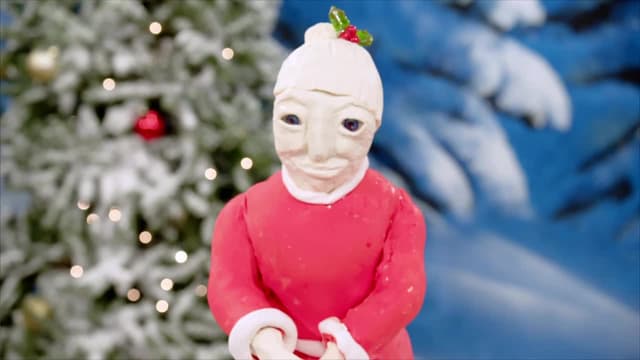 S02:E01 - Surprise Holiday Parade