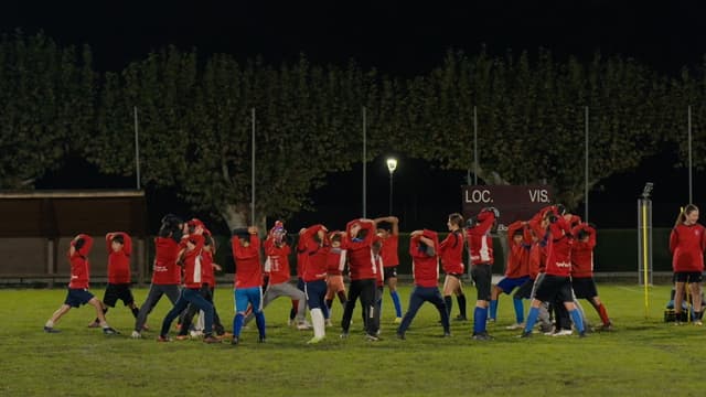 S01:E09 - High-Altitude Football