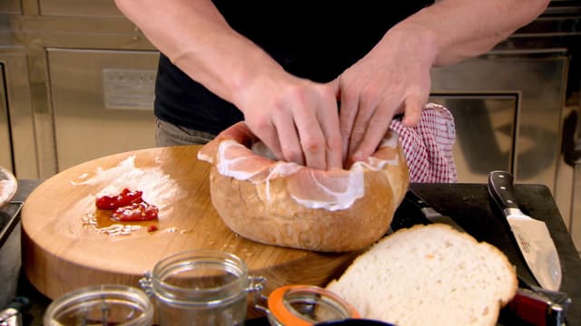 S01:E15 - Picnic Day