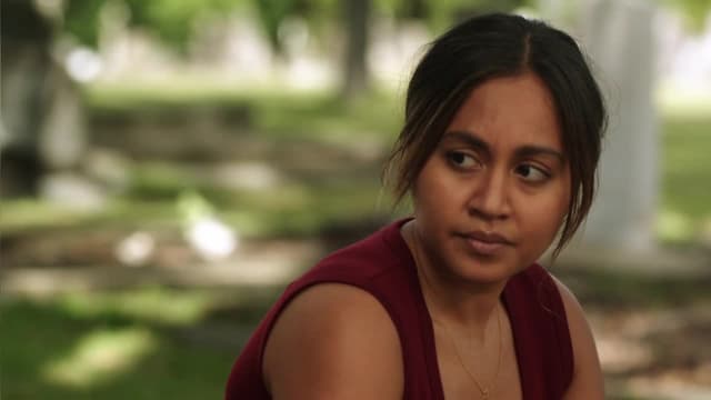 S01:E01 - Flame Trees