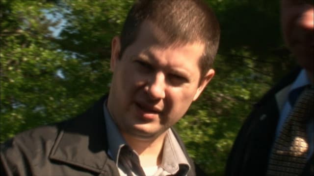 S11:E13 - Love Her Madly/Off Track