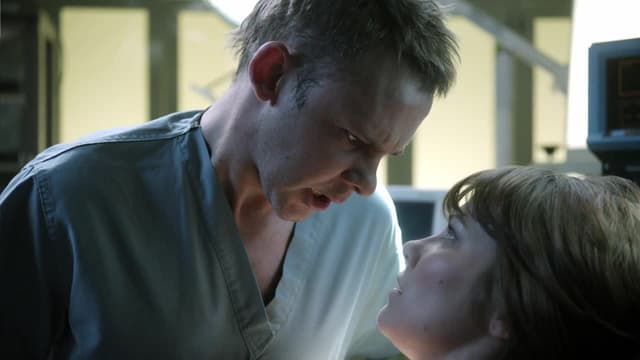 S03:E07 - British Hospital