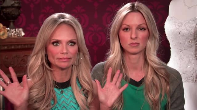 S10:E01 - Sisters Know Best