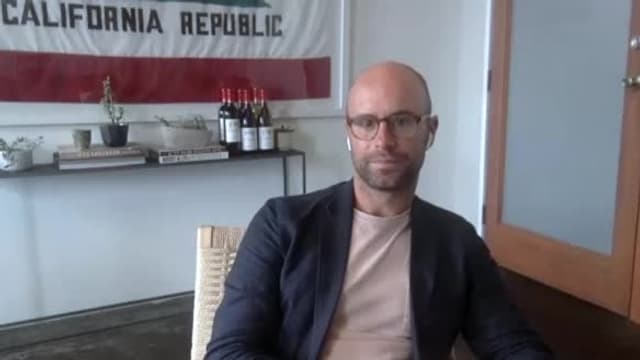 S01:E03 - A Legendary Eye for Cinematography With Robert Yeoman