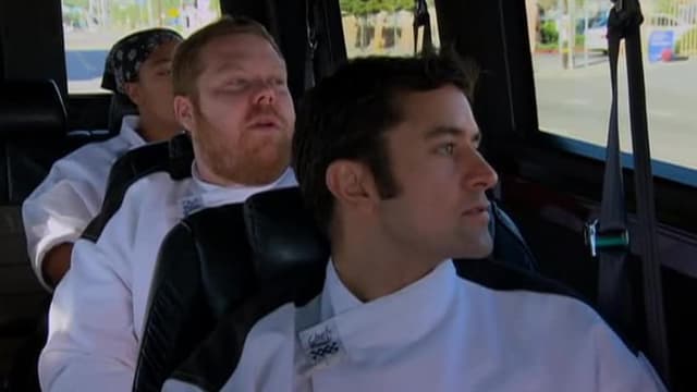 S12:E17 - 6 Chefs Compete