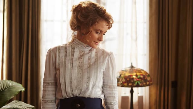 S08:E08 - High Voltage