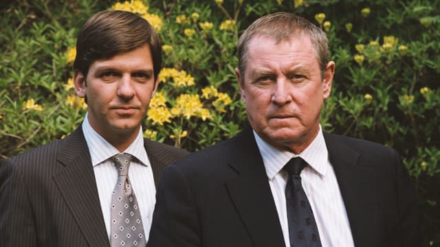 S09:E01 - The House in the Woods