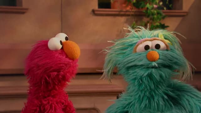 S48:E33 - Rosita and Elmo Teach Yoga