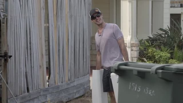 S05:E06 - 2 Family Beach House