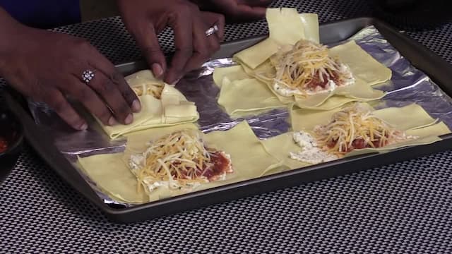 S03:E07 - Cupcakes and Lasagna