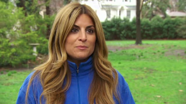 S04:E09 - Chic Indoor Picnic Kitchen