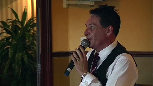 S02:E04 - S02: E04 - Pool Party