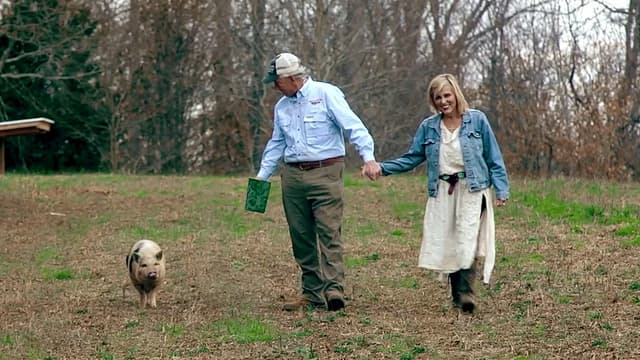 S01:E01 - Buying a Mercantile