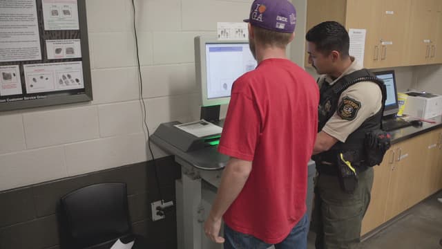 S01:E06 - Ya Got the Wrong Guy