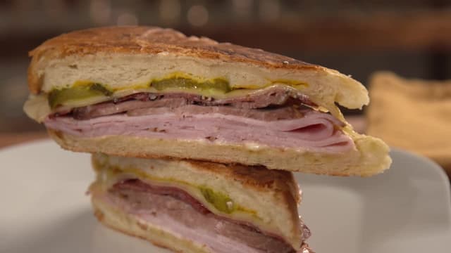 S15:E18 - The Cuban Sandwich Show