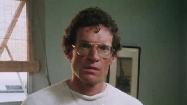 S08:E04 - Scrimshaw