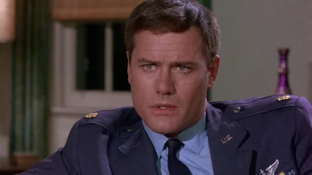 S02:E08 - How to Be a Genie in 10 Easy Lessons