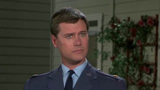 S02:E13 - My Master, the Great Caruso