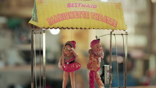 S05:E31 - Toolmakers Box, Plate Camera, Marionette Theatre