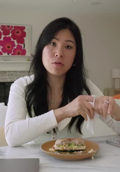 S01:E19 - What I Eat in a Day vs. Week poster
