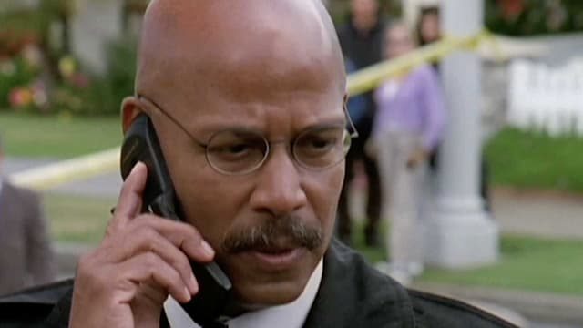 T02:C18 - S02:E18 - A Family Upside Down