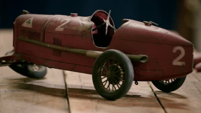 S03:E09 - Dogs of Fo, Racing Car, JW Painting