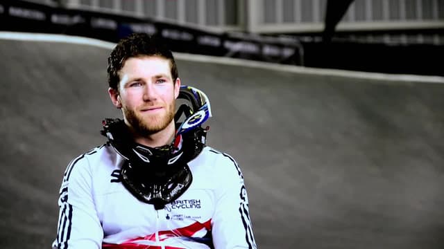 S01:É10 - S01:E10 - Only Live Once | Cruz De Motor De Estilo Libre