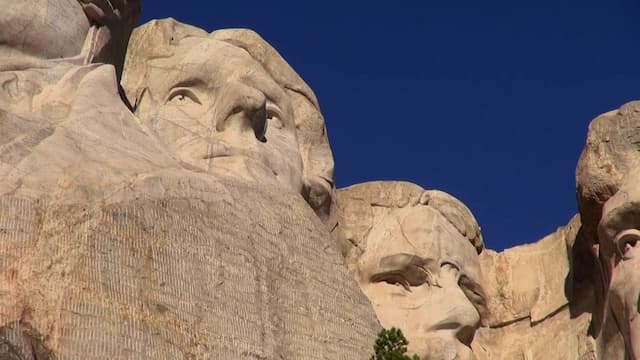 S01:E07 - Mount Rushmore National Memorial